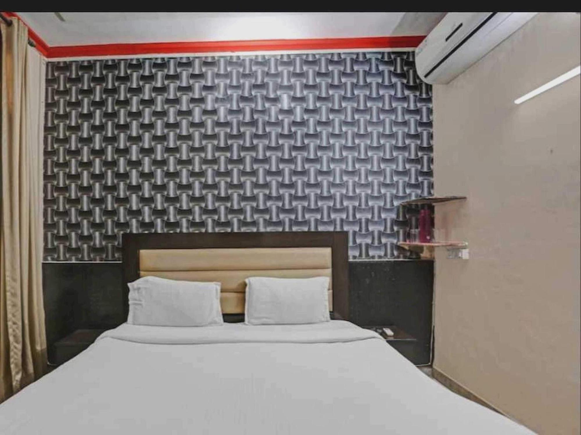 Hotel Sky Bird Bhauli ภายนอก รูปภาพ