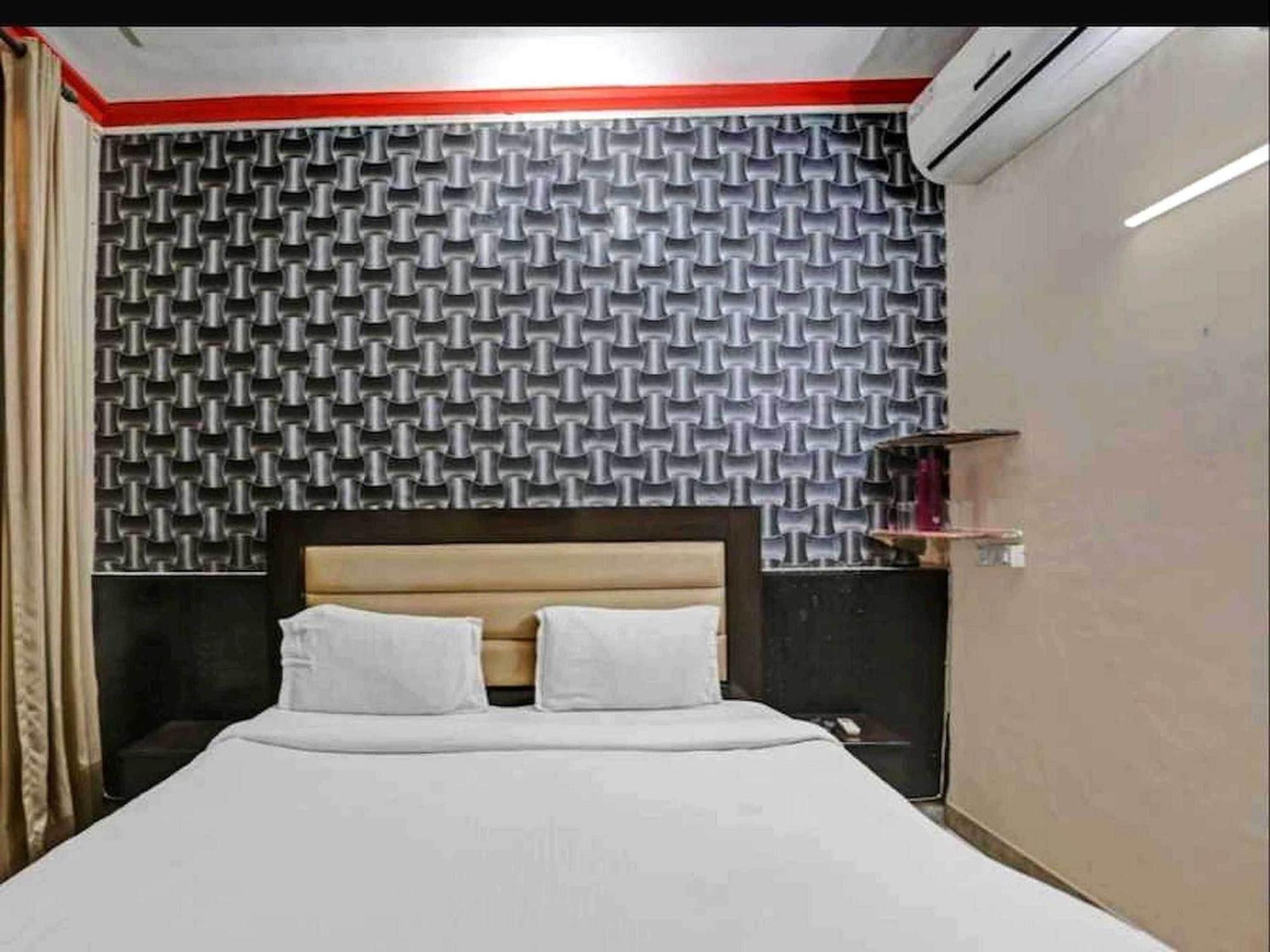 Hotel Sky Bird Bhauli ภายนอก รูปภาพ
