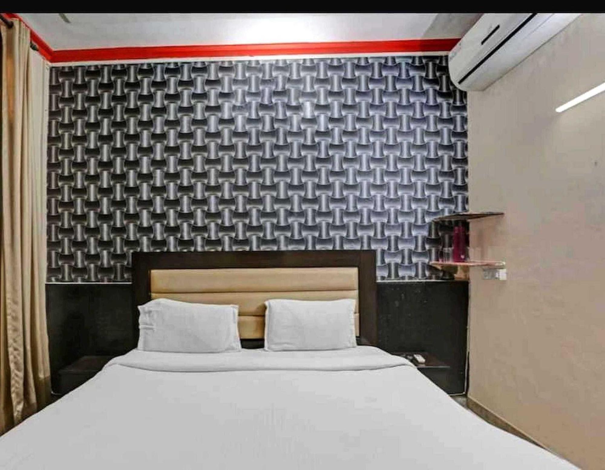 Hotel Sky Bird Bhauli ภายนอก รูปภาพ