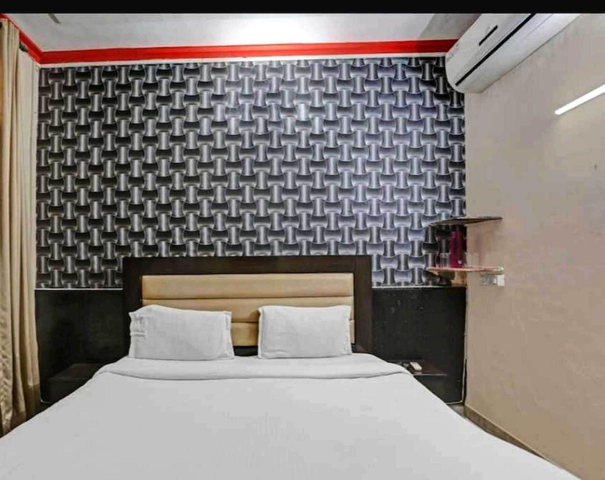 Hotel Sky Bird Bhauli ภายนอก รูปภาพ